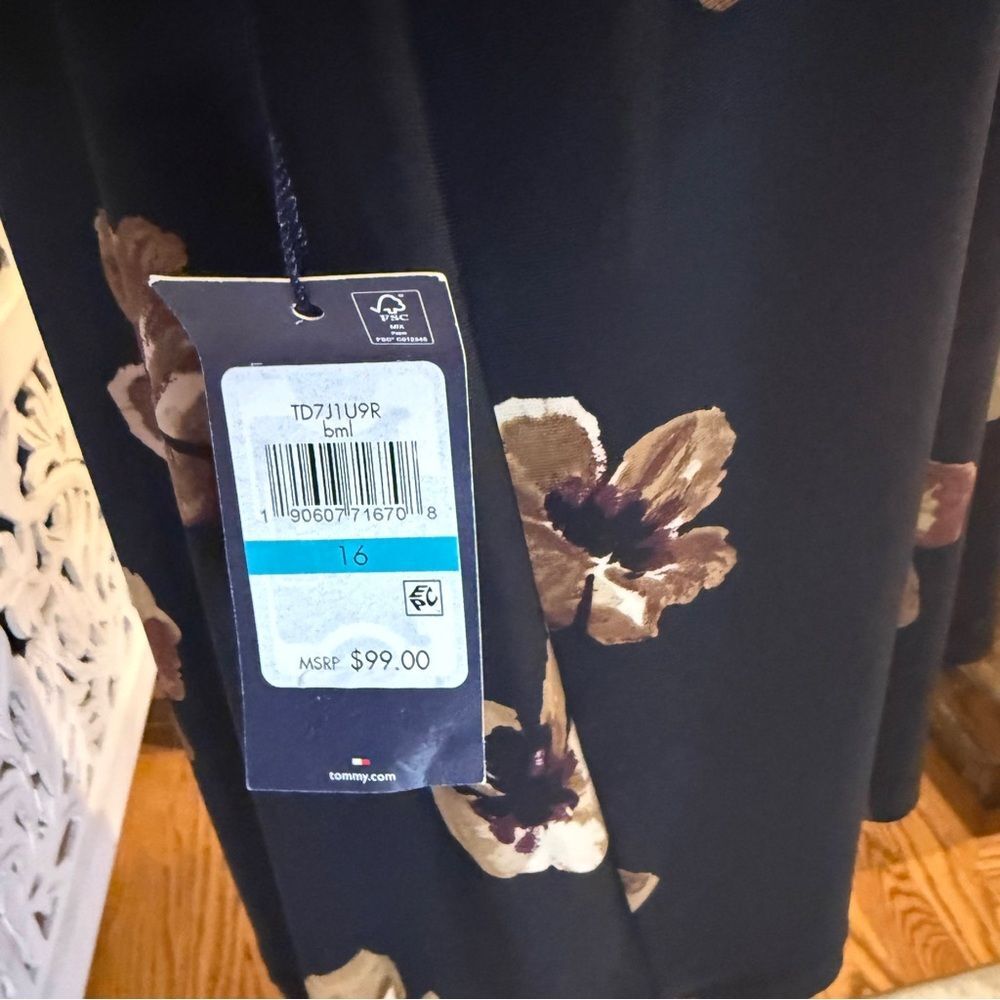 NWT Tommy Hilfiger Chic Floral Long Sleeve Dress in Black and Brown Sz 16 - Picture 5 of 6